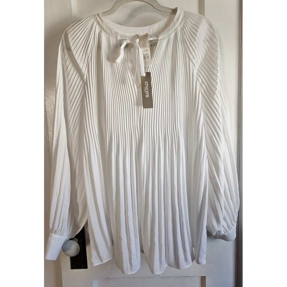 NWT CHICO'S white pleated cold shoulder blouse woman Sz 2 ( L/12)